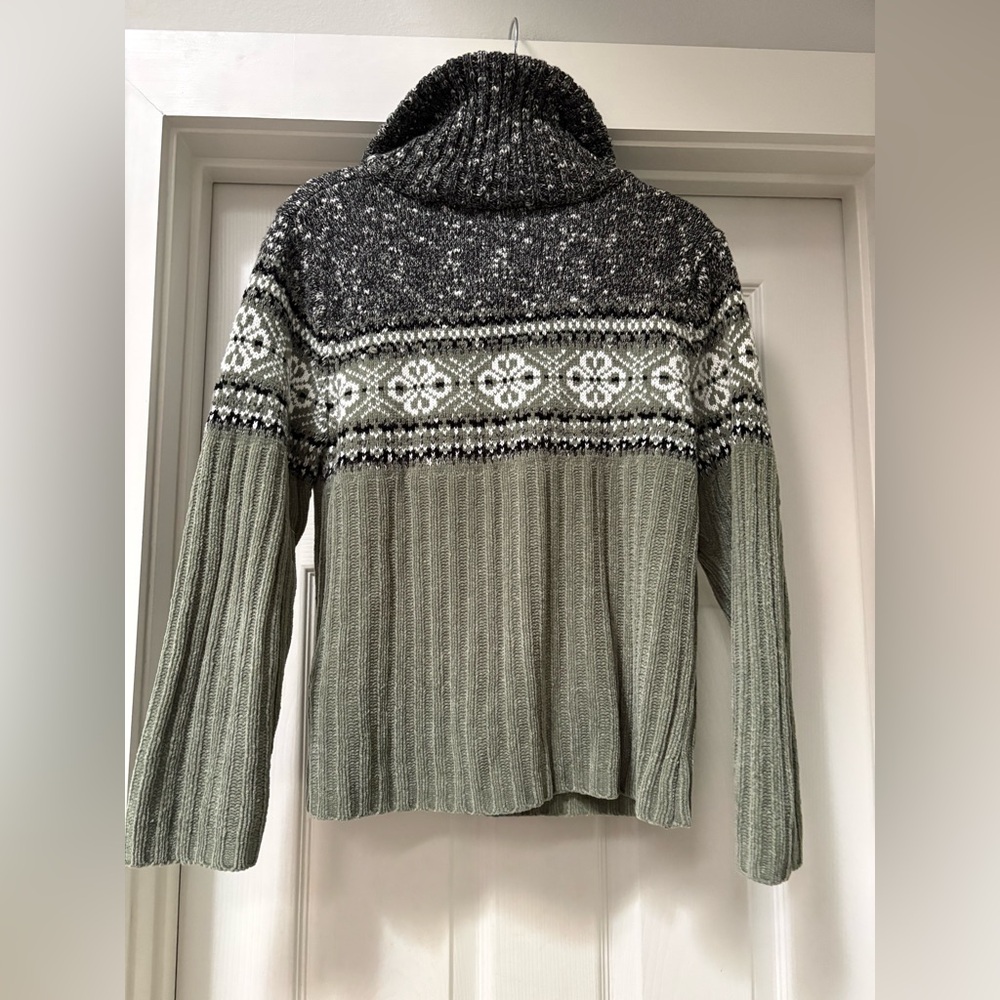 Charcoal and Olive Turtleneck Sweater - Picture 4 of 9